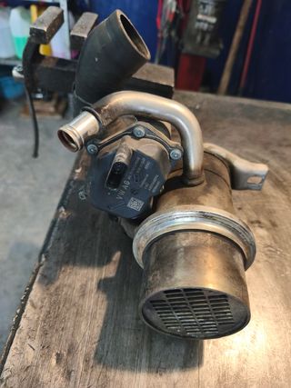 Válvula EGR + Enfriador VW 04L131501C
04L131512D