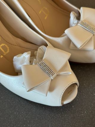Zapatos Novia UNISA de piel, color blanco roto 