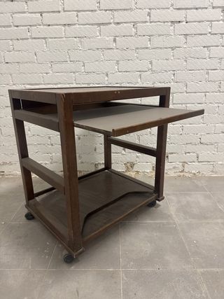 Mesa auxiliar con ruedas