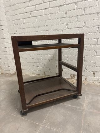 Mesa auxiliar con ruedas