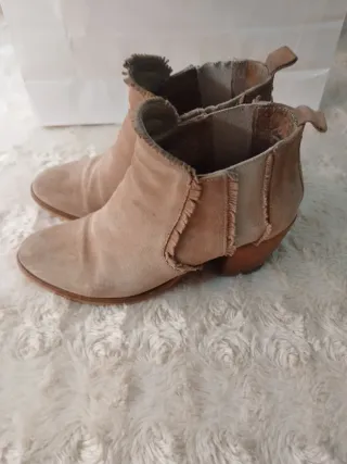 Botines de piel beige y marrón
