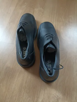 Zapatos de piel negros talla 44