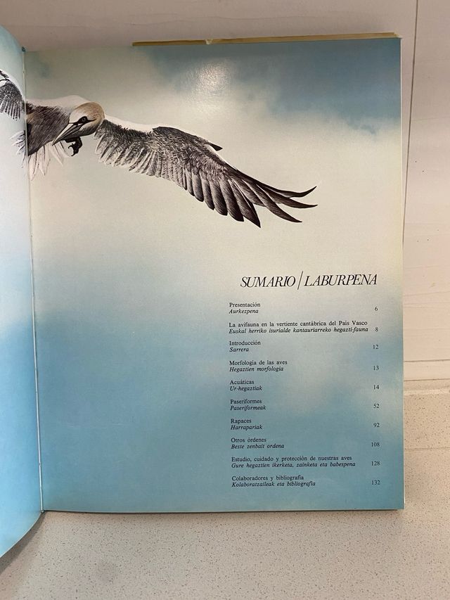 Libro "Gure Hegaztiak - Nuestras Aves"