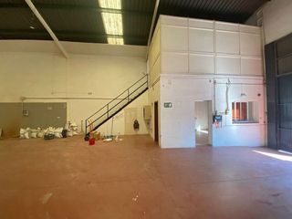 Nave industrial en alquiler en Polígonos - Recinto Ferial Cortijo de Torres en Málaga