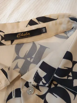 Camisa modelo Elka Beige y Negra Estampada