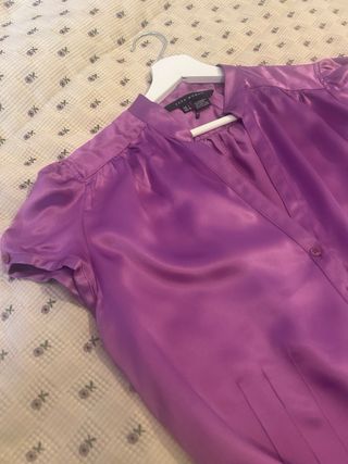 Blusa Zara seda morada talla L

