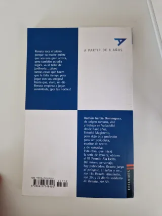 Renata toca el piano, estudia inglés y etcétera...