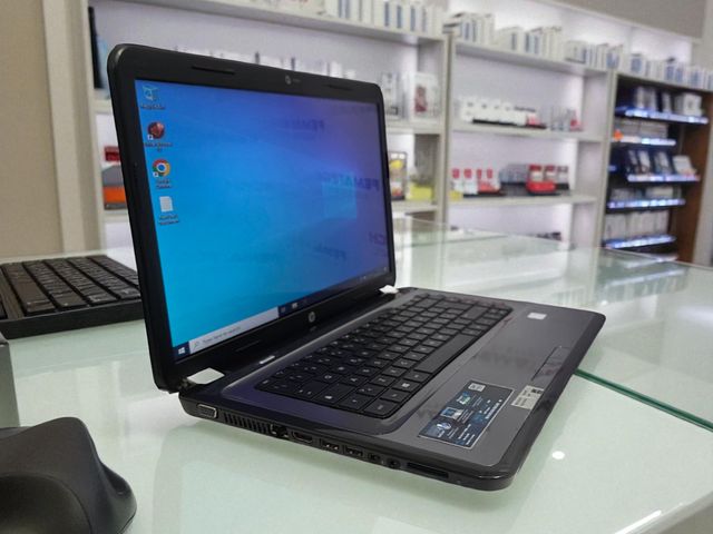 Laptop HP i3 4 gb ram   SSD 240  Win10