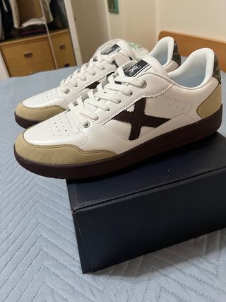 Zapatillas Munich Casual Marrón y Blanco