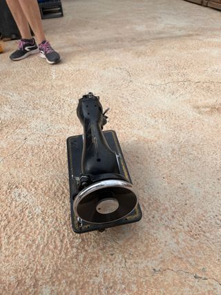 Máquina de coser Alfa antigua