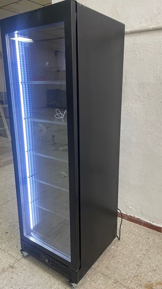 Vitrina expositora vertical bajo cero