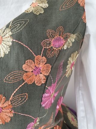 Corpiño bordado traje regional