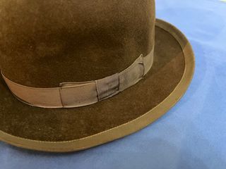Sombrero de ala corta de lana hecho a mano años 50