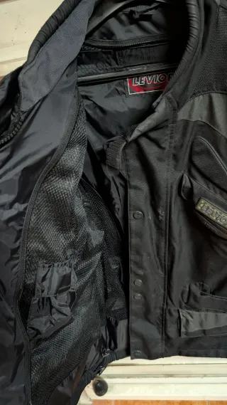 Chaqueta de moto negra