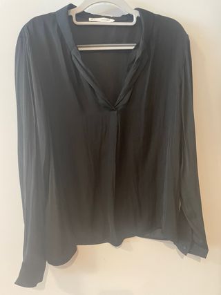 Dos blusas Sfera roja y negra