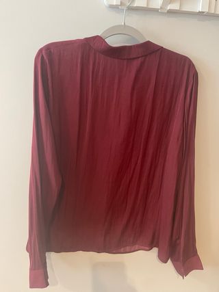 Dos blusas Sfera roja y negra
