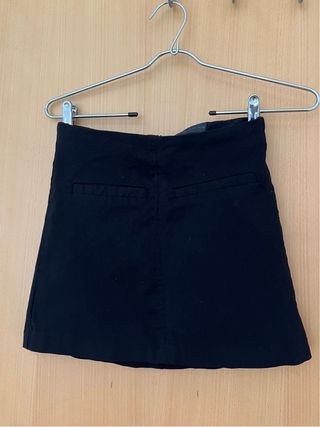 Falda negra Lefties