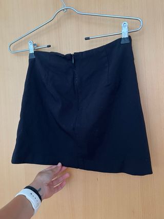 Falda negra Lefties
