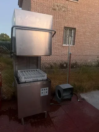 Lavavajillas cúpula industrial para reparar
