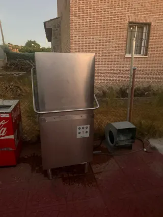 Lavavajillas cúpula industrial para reparar