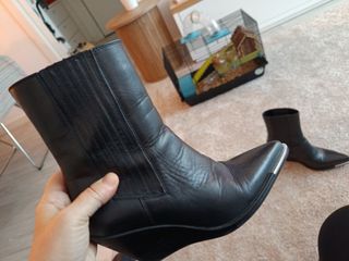 Botines Zara Negros Puntera Metálica