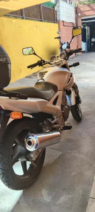 Honda CBF 250. Regalo funda y Casco.