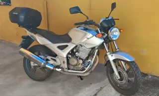 Honda CBF 250. Regalo funda y Casco.