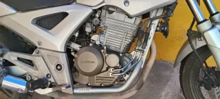 Honda CBF 250. Regalo funda y Casco.