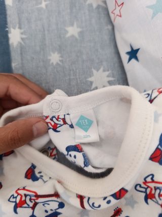 Lote pijamas bebé 12 meses 
