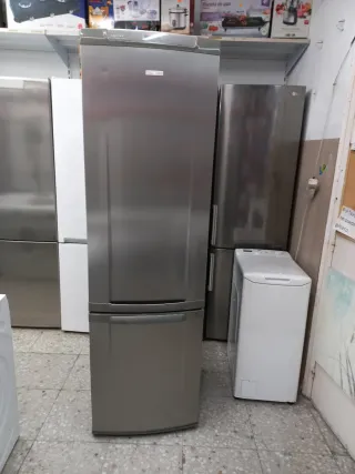 Nevera combi Electrolux 