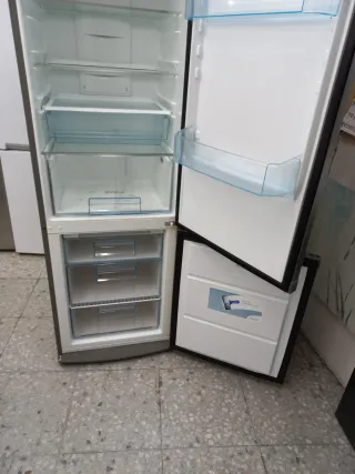 Nevera combi Electrolux 