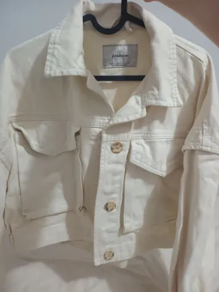 Chaqueta vaquera blanca Stradivarius Talla L