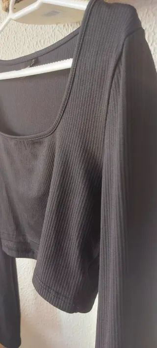 LOTES Vestido negro H&M
Body vede
Falda .top negro