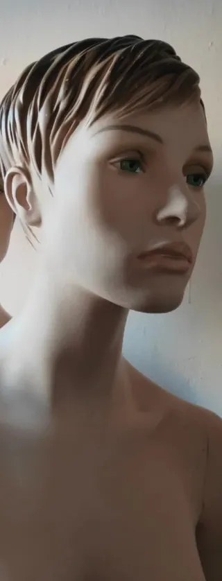 Maniquí femenino