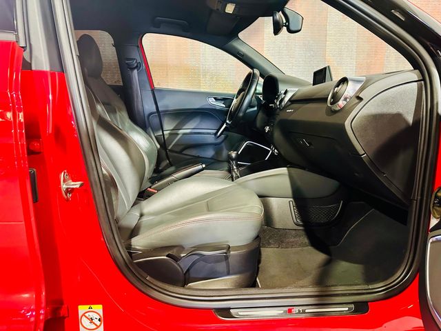 Audi S1 2014