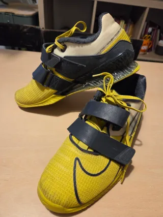 Zapatillas Halterofilia hombre Nike Amarillas 