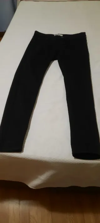 Pantalón vaquero negro