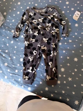 Pijama Mickey Mouse Invierno Disney Gris
12-18 ms.