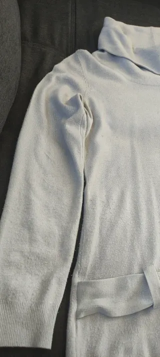 Vestito invernale grigio chiaro con cintura