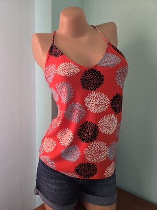 CAMISETA MARCA MANGO . TALLA XS