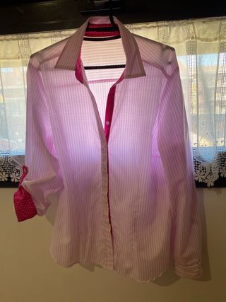 Camisa rosa a rayas