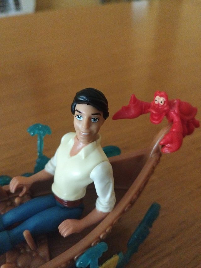 Sirenita Ariel paseo romántico en barca