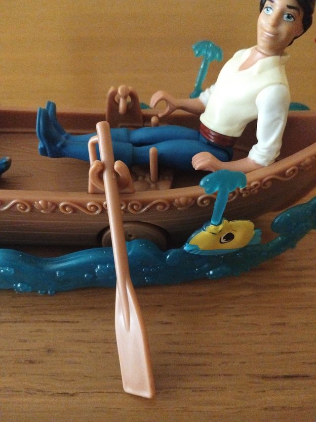 Sirenita Ariel paseo romántico en barca