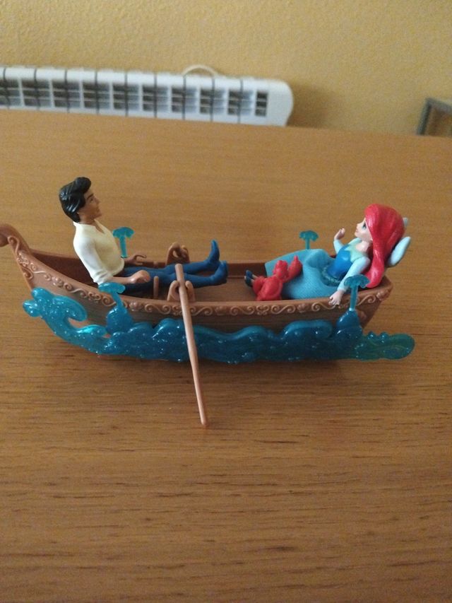 Sirenita Ariel paseo romántico en barca