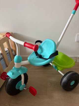 Triciclo infantil azul y rojo