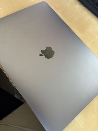MacBook Air M1 16GB Plata. Caja.
Salud bateria 95%