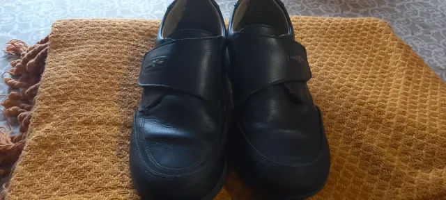 Zapatos Escolares Unisex Negro Velcro