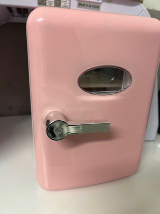 Mini nevera rosa