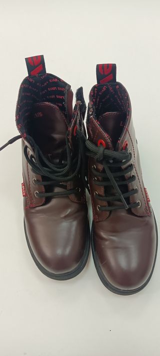 Botin Levi's, con Cremallera y Cordones
