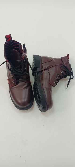 Botin Levi's, con Cremallera y Cordones